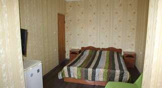 Гостиница Гостевой дом John Адлер Двухместный номер с 2 отдельными кроватями и общей ванной комнатой-3